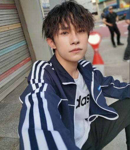 易烊千玺明星爆料视频